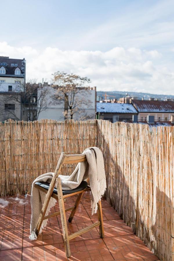 Relax Into Loft Living At A Light-Filled City Escape ブダペスト エクステリア 写真