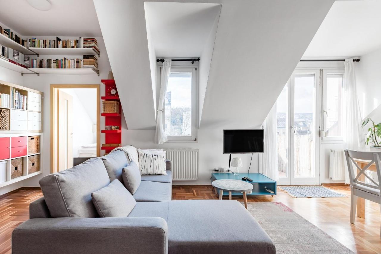 Relax Into Loft Living At A Light-Filled City Escape ブダペスト エクステリア 写真
