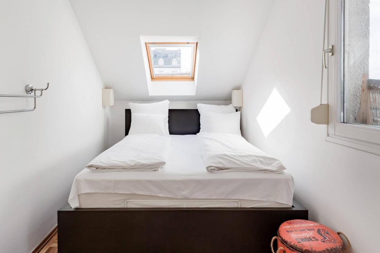 Relax Into Loft Living At A Light-Filled City Escape ブダペスト エクステリア 写真