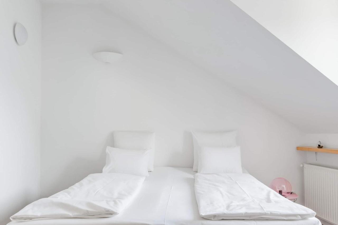 Relax Into Loft Living At A Light-Filled City Escape ブダペスト エクステリア 写真